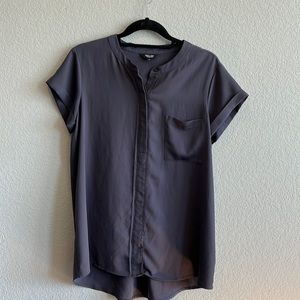 Simply Vera. L. Gray shirt sleeve blouse.